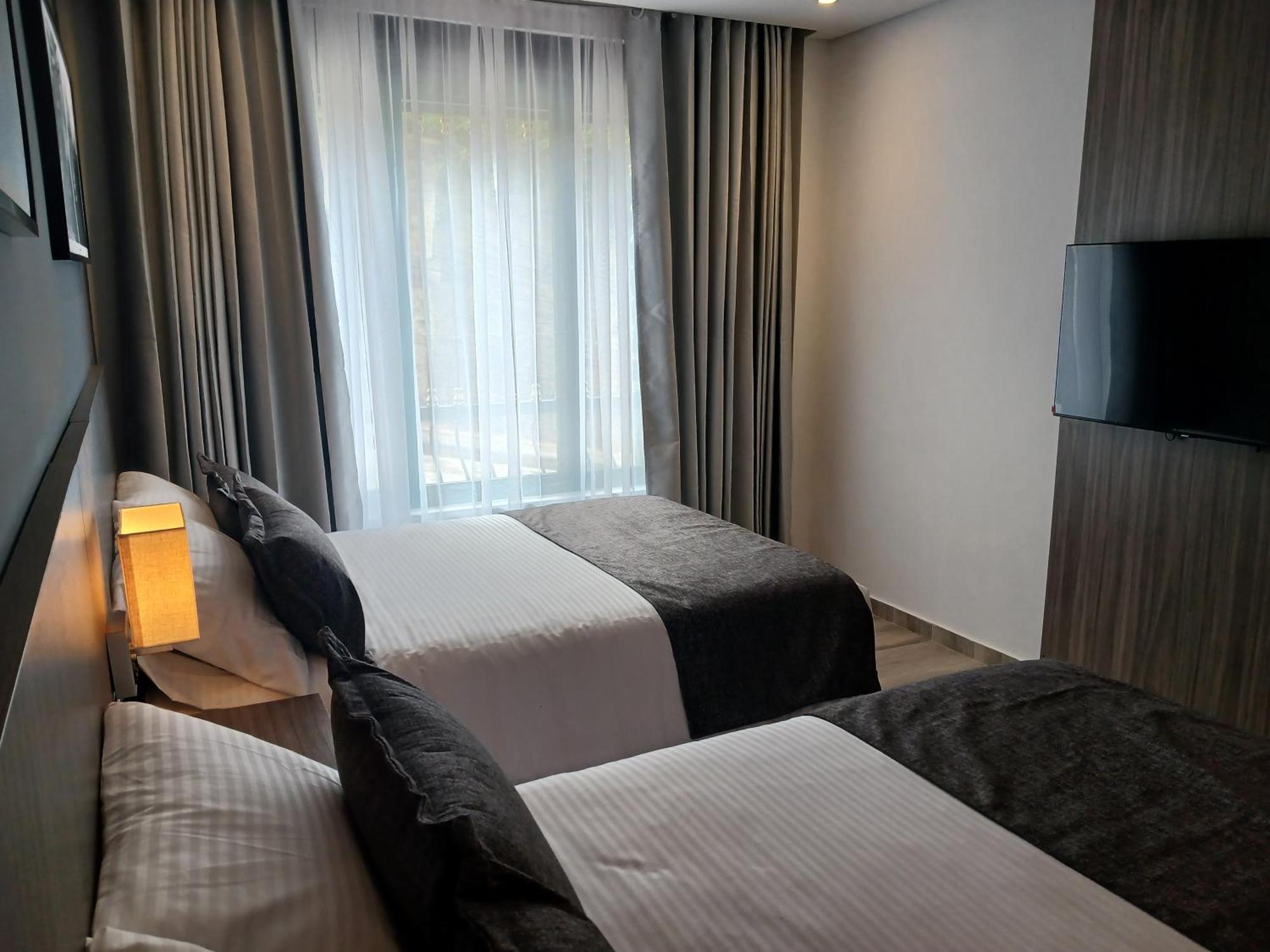 Hotel Santino Jenesano Eksteriør billede